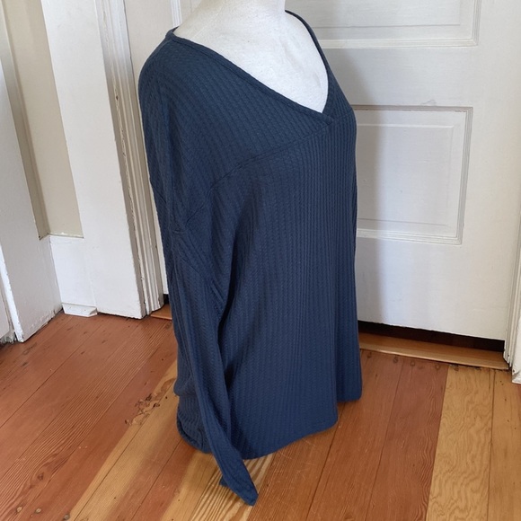 Chaser NWT Medium - Picture 2 of 5